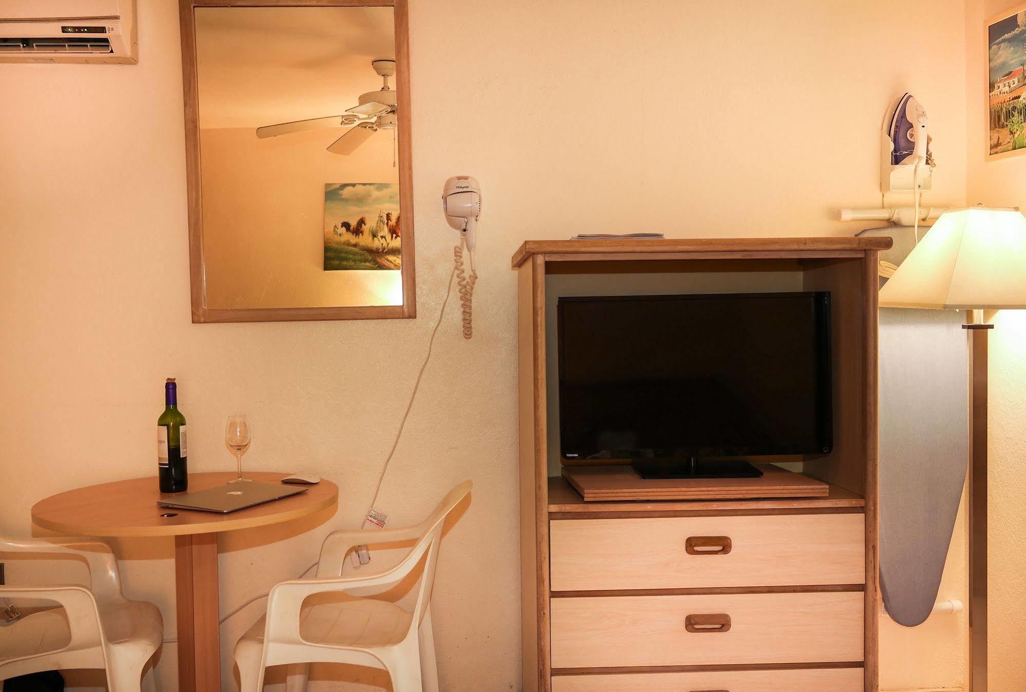 Sasaki Apartments Палм Бийч Екстериор снимка