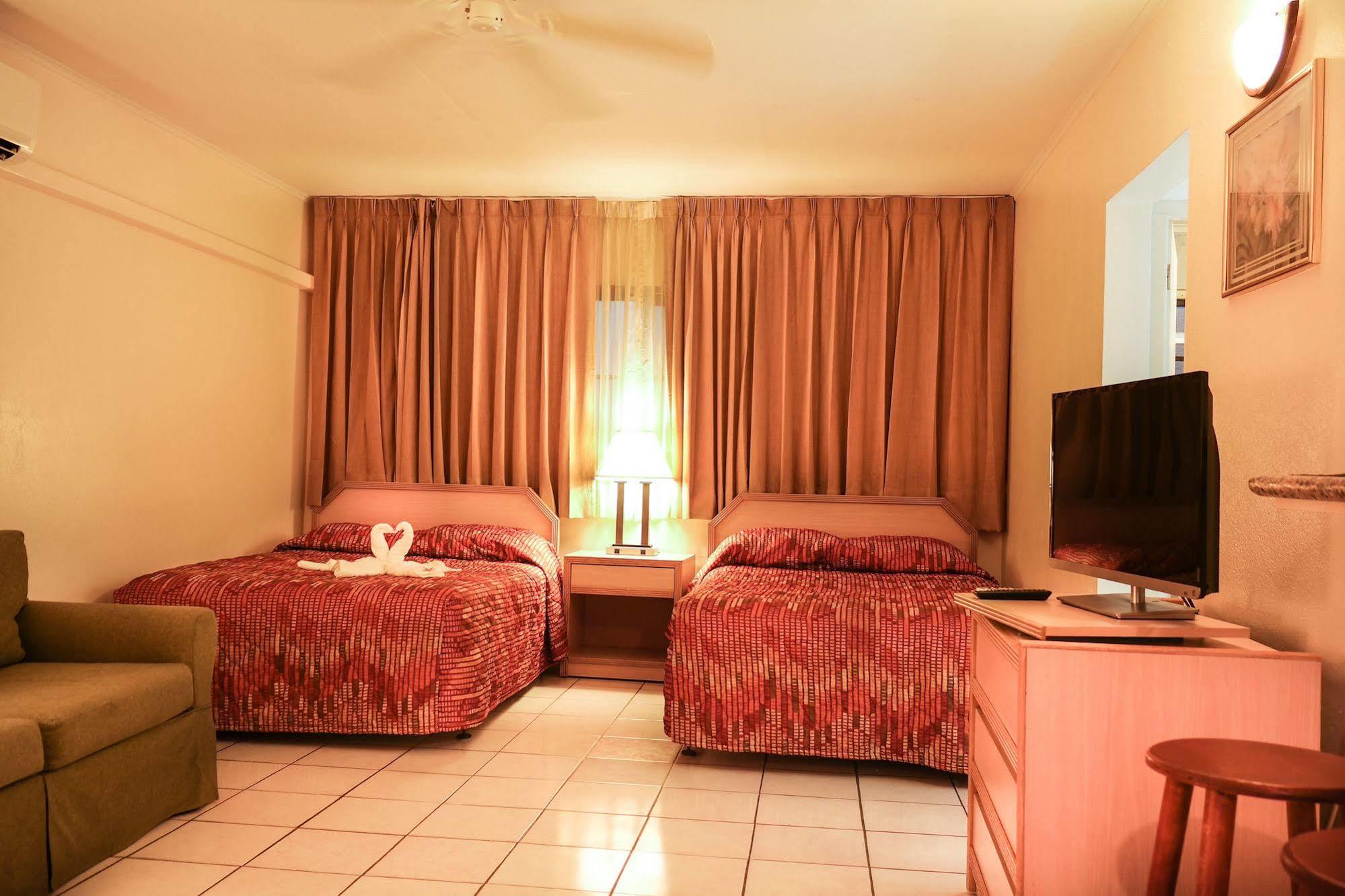 Sasaki Apartments Палм Бийч Екстериор снимка
